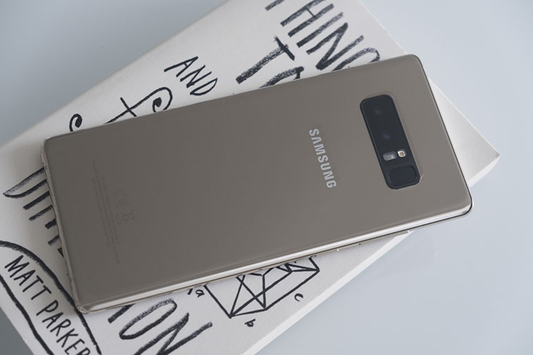 Note 8 review: tested underwater, battery and more | giffgaff