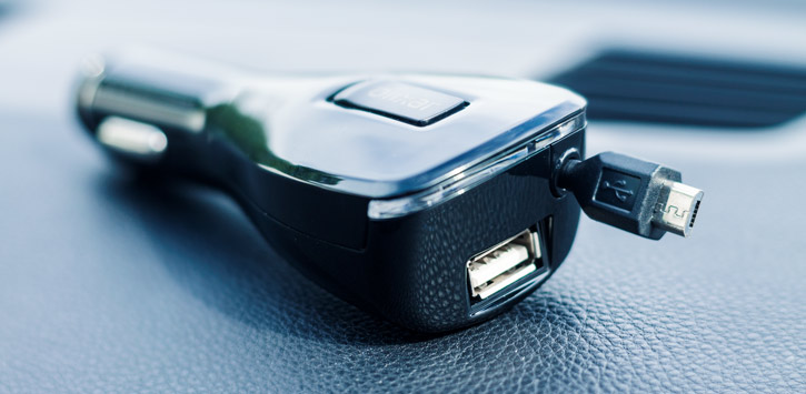Olixar Retractable 3.4A Micro USB Car Charger